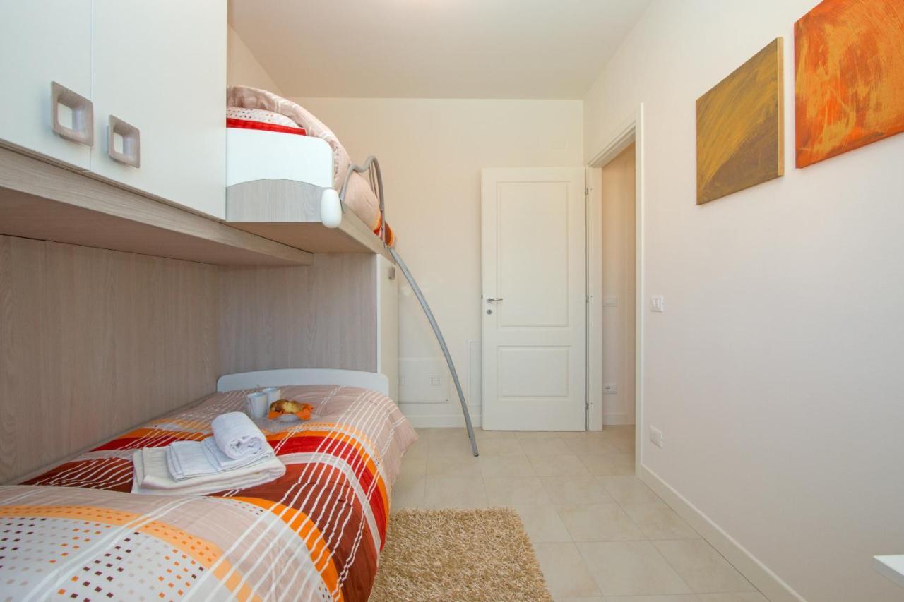 Le Corti Caterina Apartments With Pool By Wonderful Italy Desenzano del Garda Exteriör bild