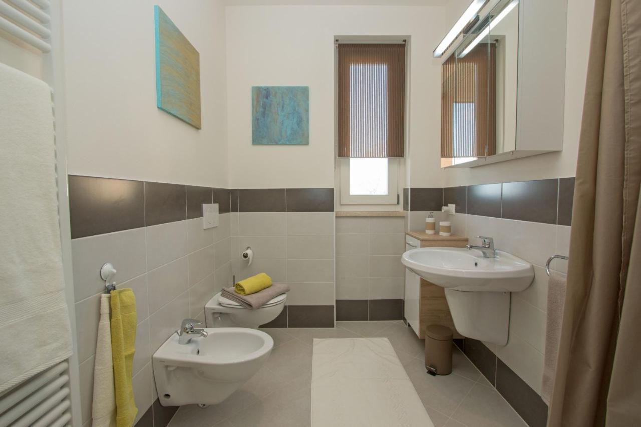 Le Corti Caterina Apartments With Pool By Wonderful Italy Desenzano del Garda Exteriör bild