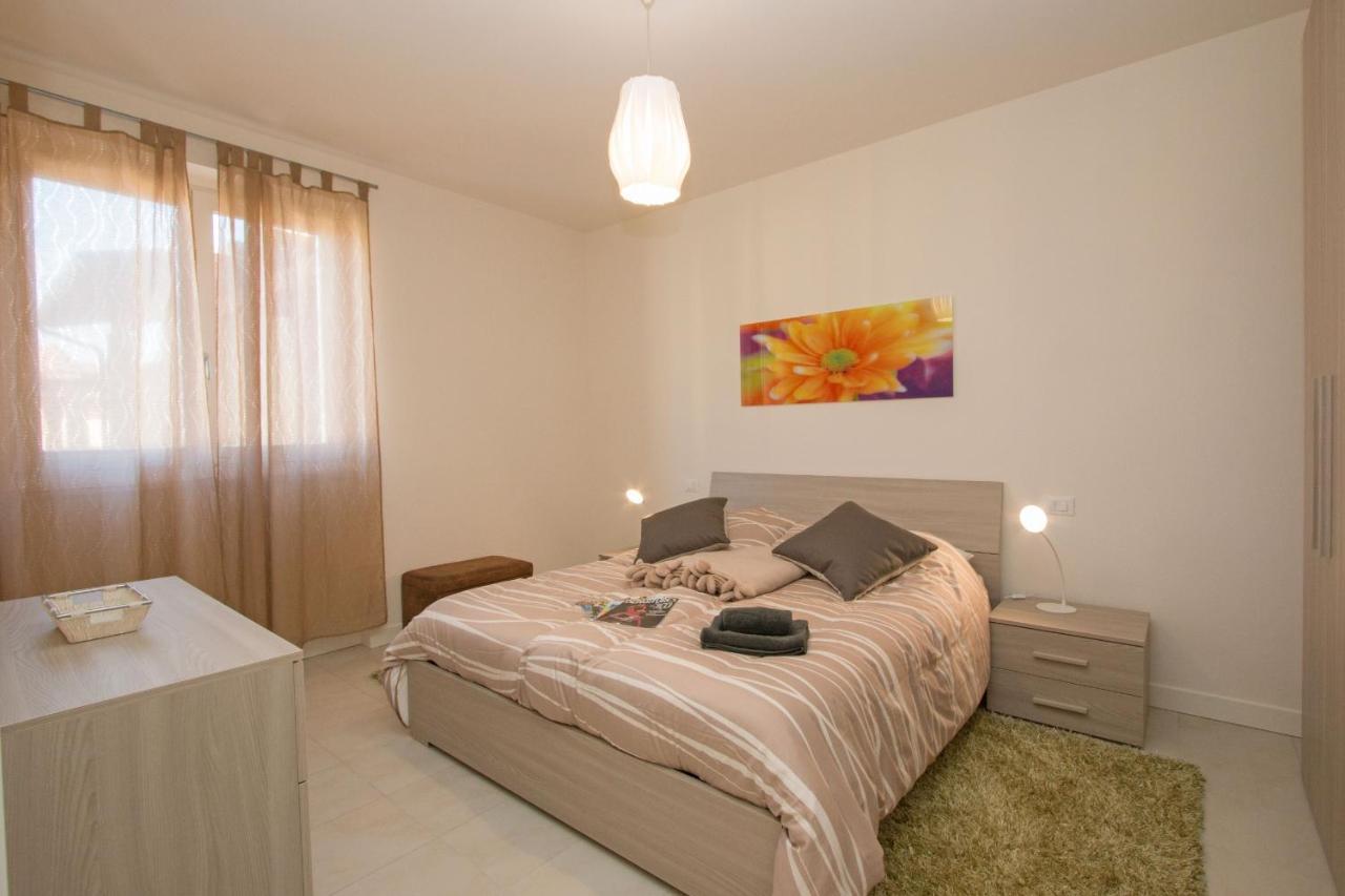 Le Corti Caterina Apartments With Pool By Wonderful Italy Desenzano del Garda Exteriör bild