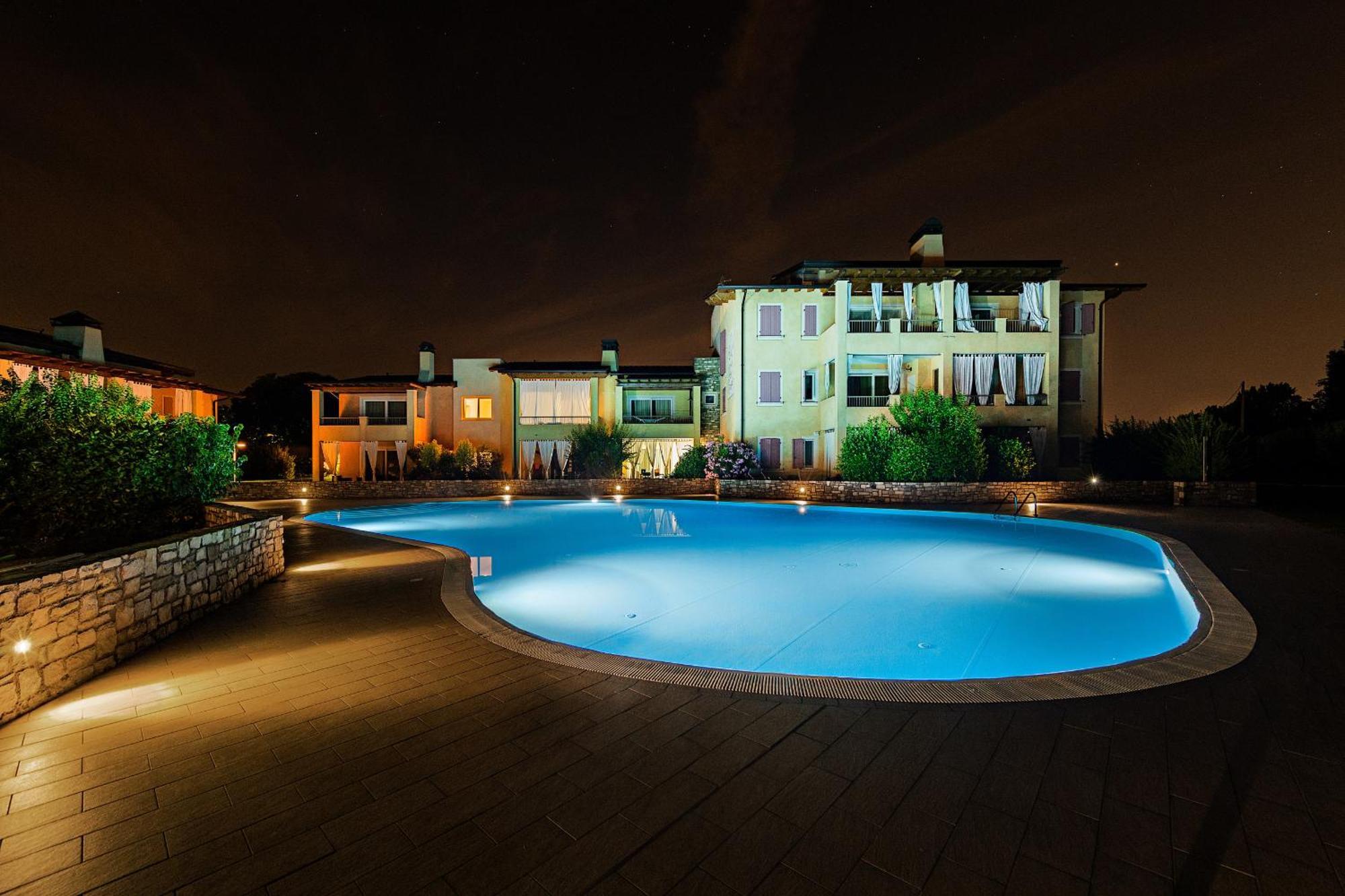 Le Corti Caterina Apartments With Pool By Wonderful Italy Desenzano del Garda Exteriör bild