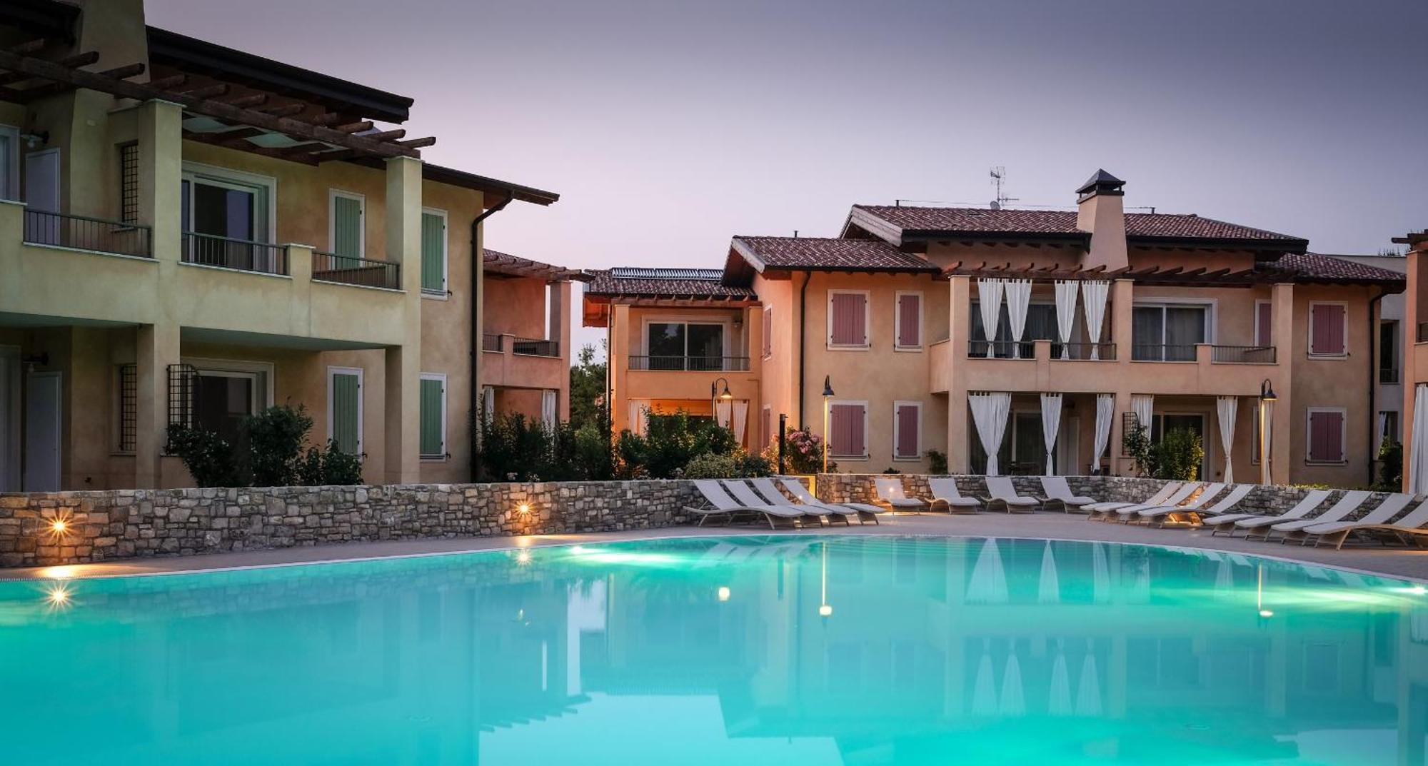 Le Corti Caterina Apartments With Pool By Wonderful Italy Desenzano del Garda Exteriör bild
