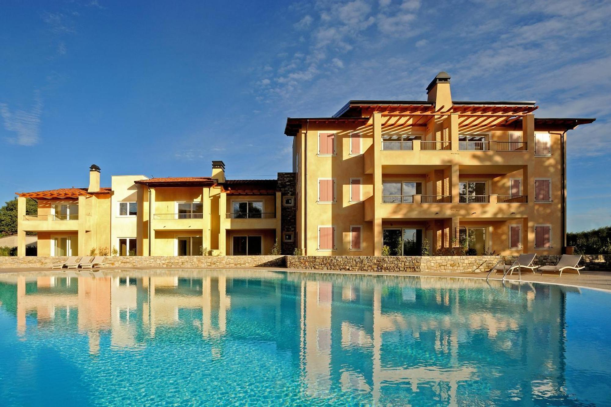 Le Corti Caterina Apartments With Pool By Wonderful Italy Desenzano del Garda Exteriör bild